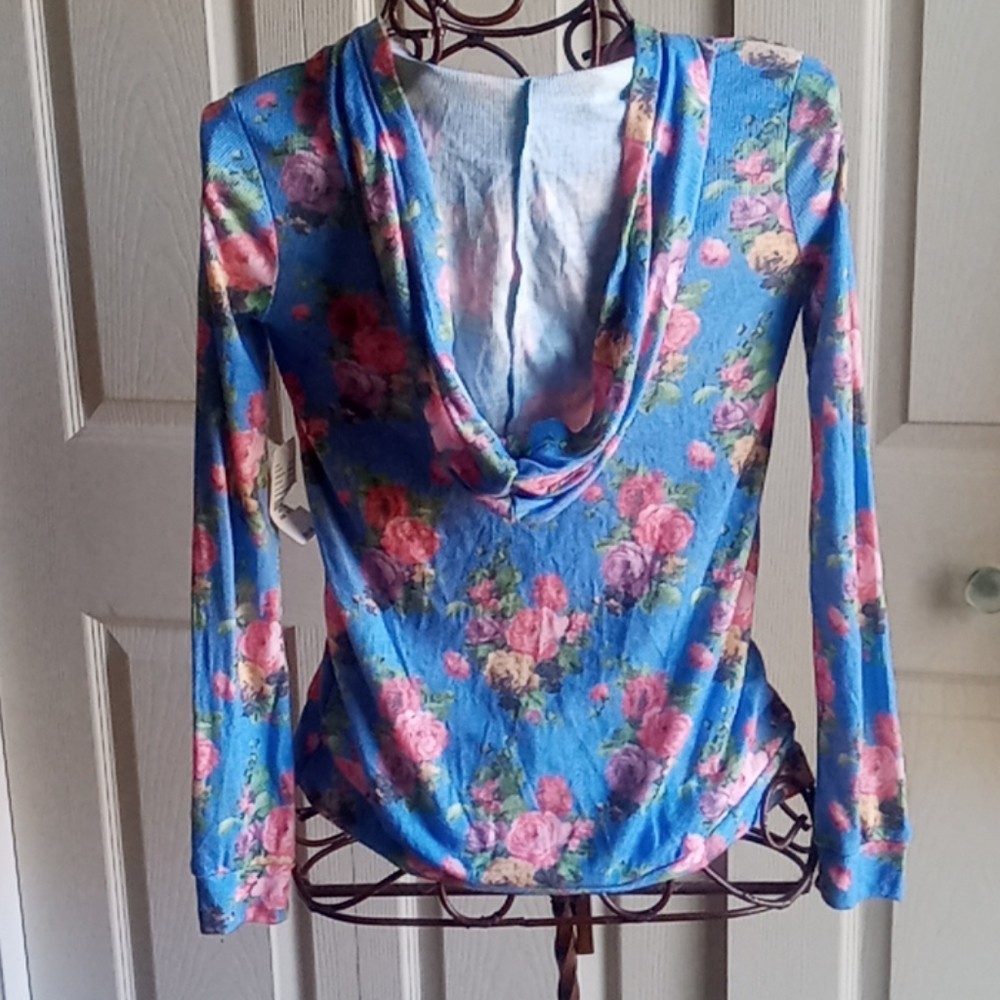 Top - Picture 4 of 7